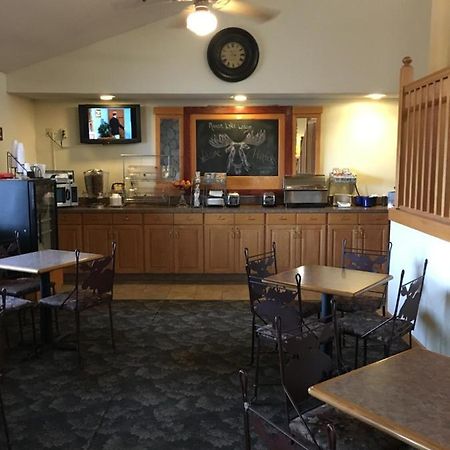 Moose Lake Lodge & Suites ภายนอก รูปภาพ