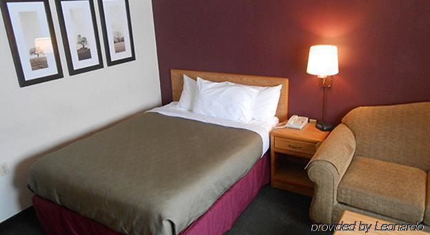 Moose Lake Lodge & Suites ภายนอก รูปภาพ