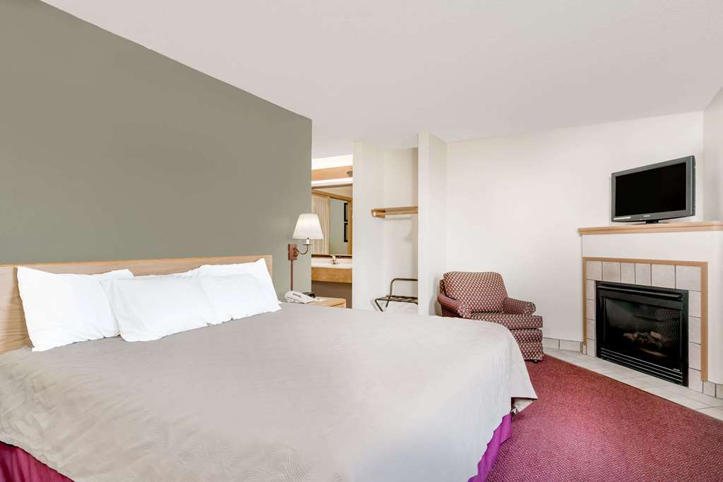 Moose Lake Lodge & Suites ห้อง รูปภาพ